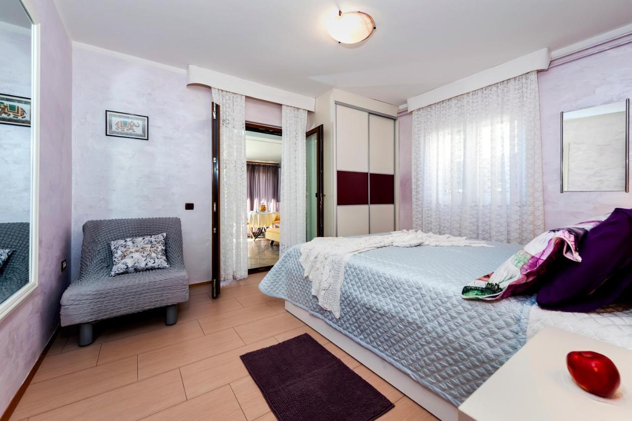 Apartments&Rooms Villa Dea Rovigno Esterno foto