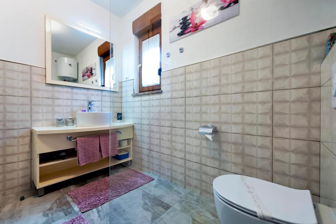 Apartments&Rooms Villa Dea Rovigno Esterno foto